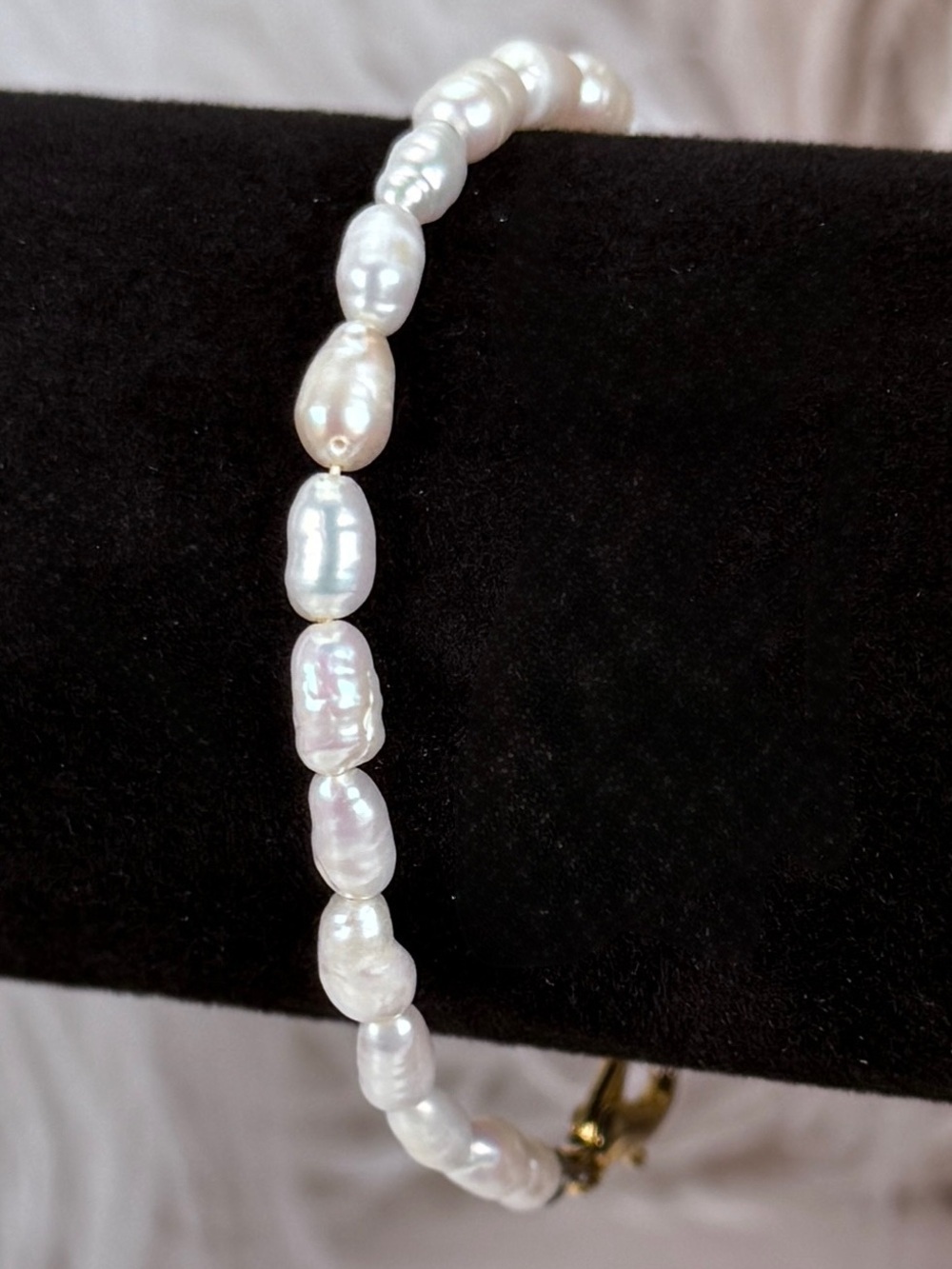 Vintage feminine white freshwater, pearl bracelet